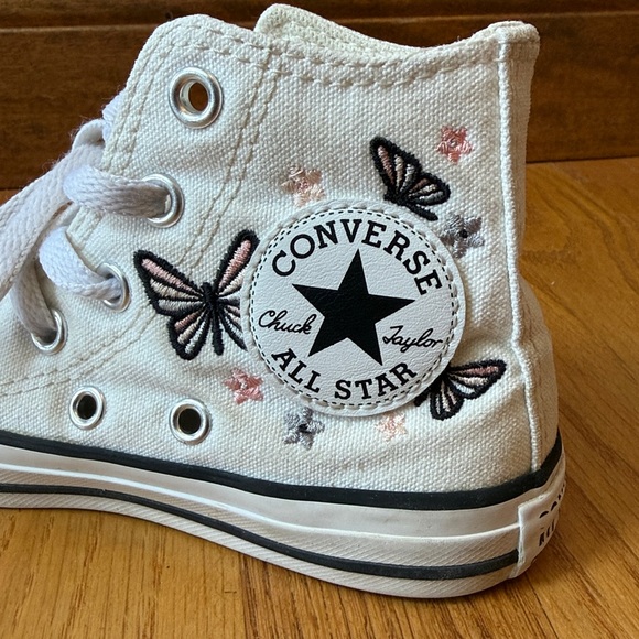 Converse Chuck Taylor All Star High Top Butterfly Embroidered Youth 11 A08739F - Picture 9 of 15